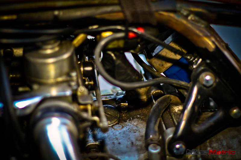 el guapo | dirty gold wing engine detail | mondo lulu photo