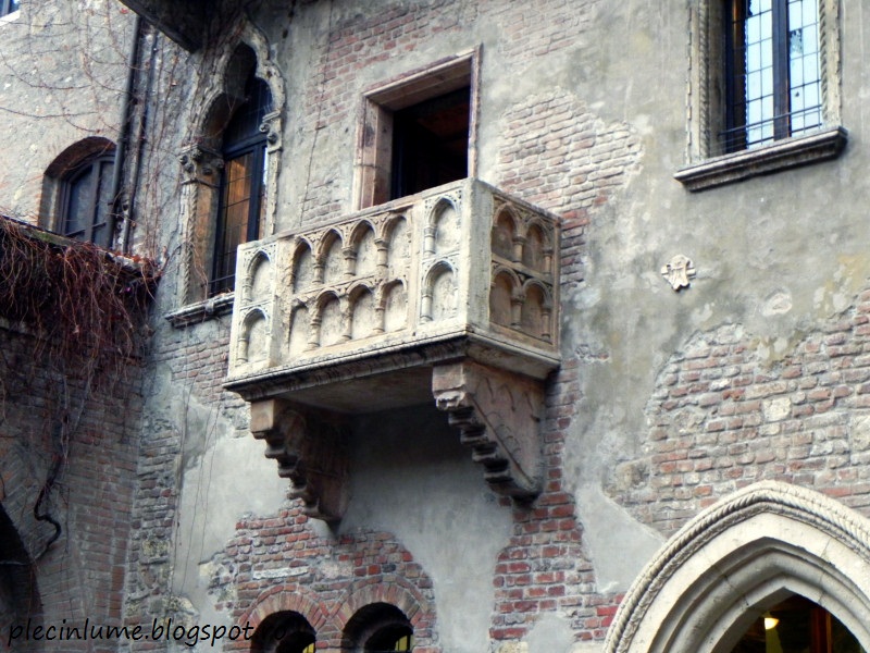 Casa Julietei din Verona si balconul declaratiilor Casa Julietei din Verona si balconul declaratiilor