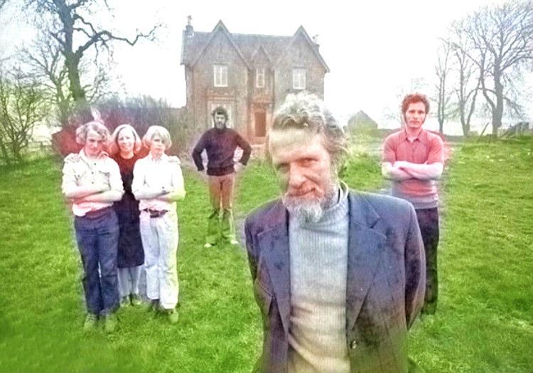 Dougal Robertson ve ailesi daha önce hiç okyanusa beraber açılmamışlardı.