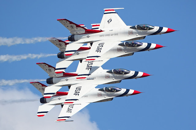 USAF Thunderbirds F-16 Team Lined Up