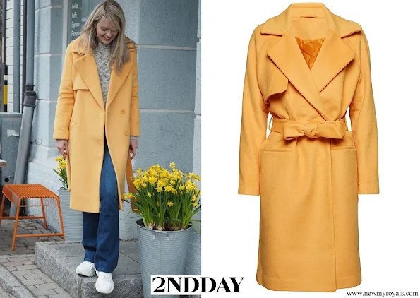 Princess Sofia wore 2NDDAY Livia cashmere and wool cartisans gold coat in yellow