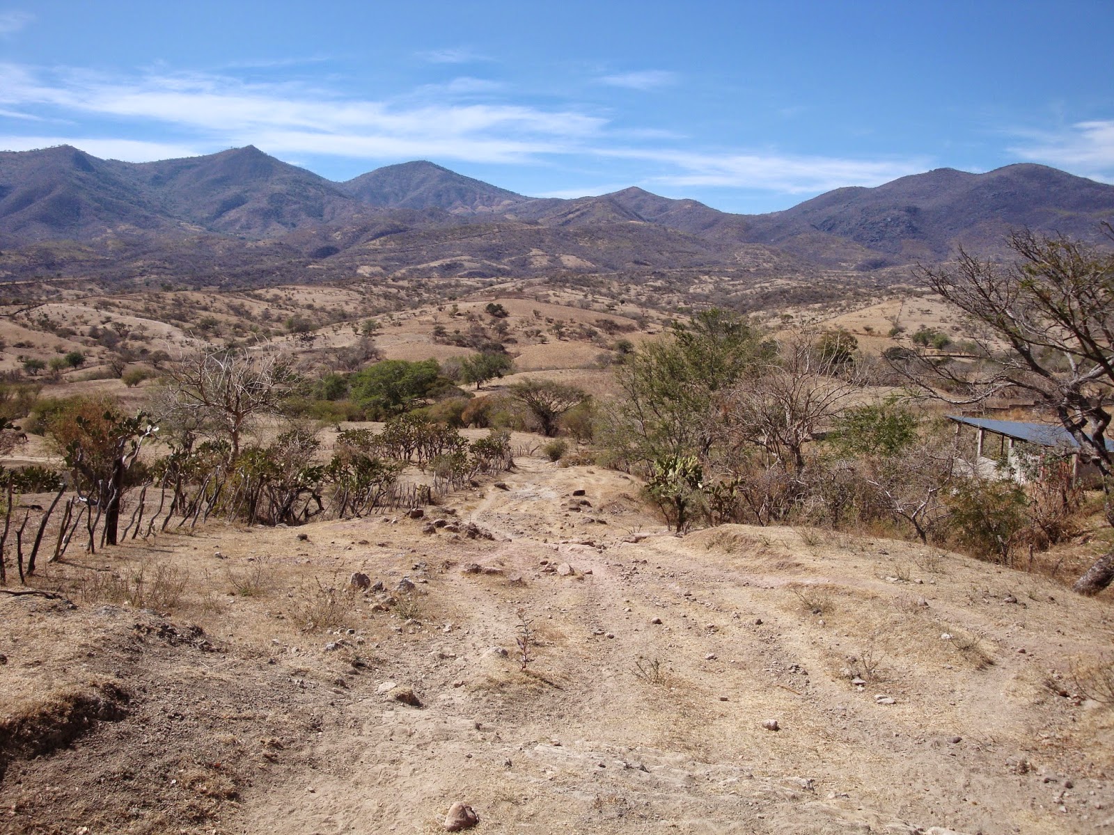 OXTOTITLAN: Paisaje de Oxtotitlán en el mes de enero