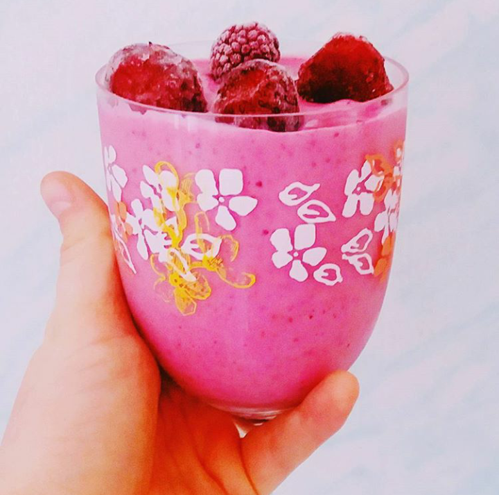 Review of the new Carbs and Cals books It's me, Laura Marie