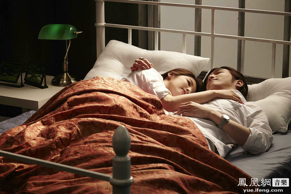 4 Minute Jihyun And M4m Jimmys Intimate Bed Scene Photo Garners 