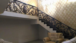 Railing Tangga Klasik Rumah dengan Railing Tangga Klasik yang bagus