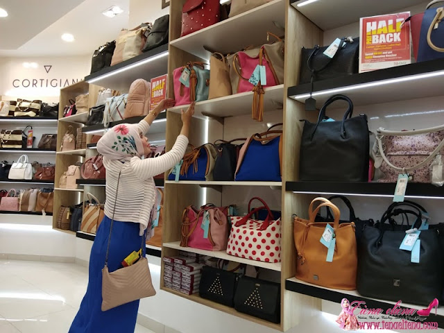 Bahagian Fashion di LuLu Hypermarket Kuala Lumpur