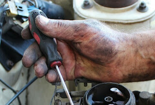 Peluang Usaha Bisnis Bengkel Motor Dan Sparepart Yang Menjanjikan Serta Modal Awal Usahanya Peluang Usaha Bisnis Bengkel Motor Dan Sparepart Yang Menjanjikan Serta Modal Awal Usahanya
