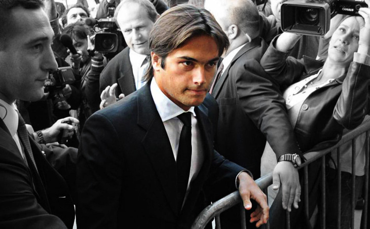 Nelson Piquet Jr. llega al Consejo de París para declarar sobre el crashgate