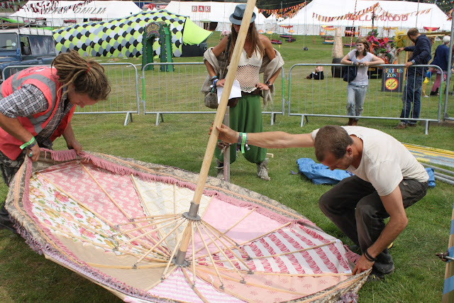  Putting up umbrellas outside