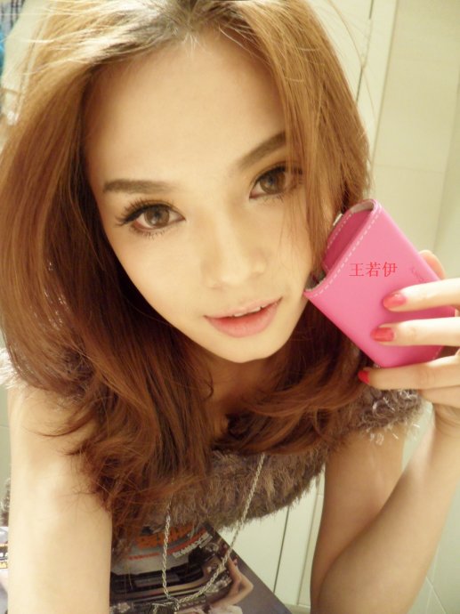 Wang Rouyi Model Cantik dan Seksi Asal Cina | Salak Fruit ...