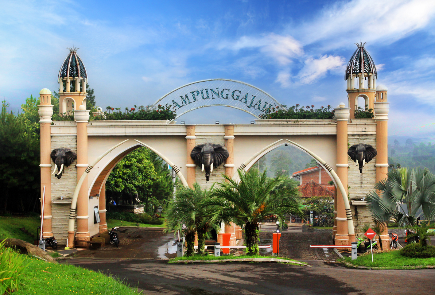 Tempat Wisata Di Bandung - Kampung Gajah Wonderland - DUNIA LAIN