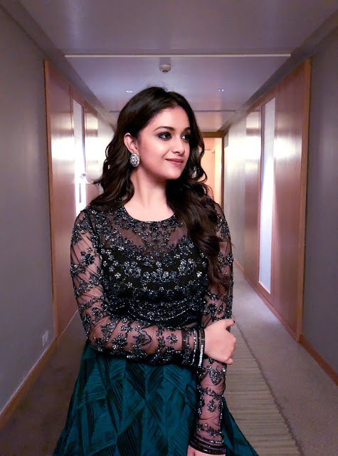 keerthi suresh hot in black keerthi suresh hot in black