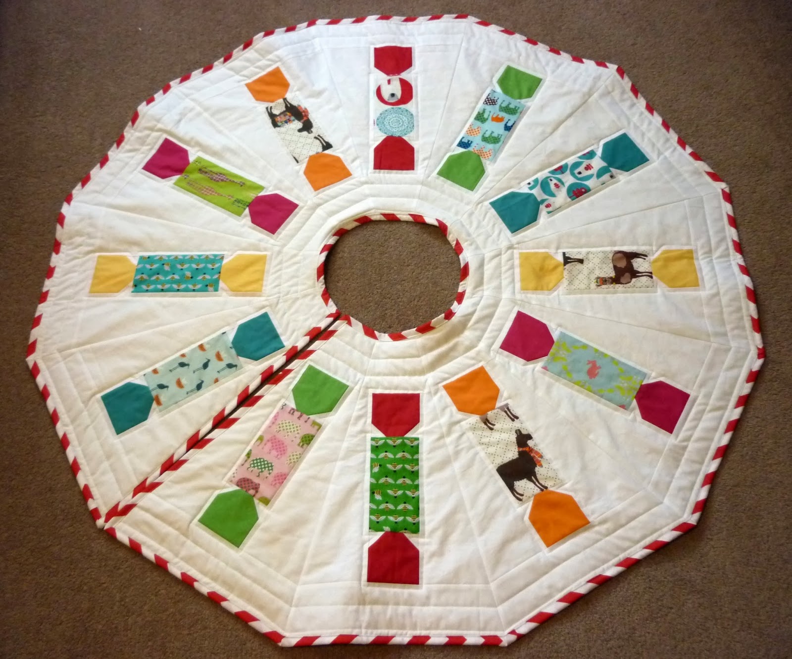 Quilt Inspiration Free pattern day! Christmas Tree skirts
