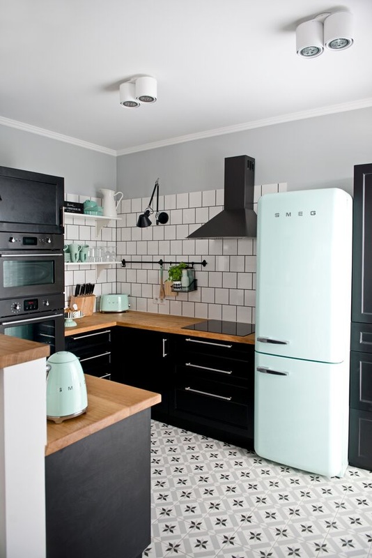 Decoração Jovem de pequeno apto em preto, branco e verde menta. Blog Achados de Decoração Decoração Jovem de pequeno apto em preto, branco e verde menta. Blog Achados de Decoração