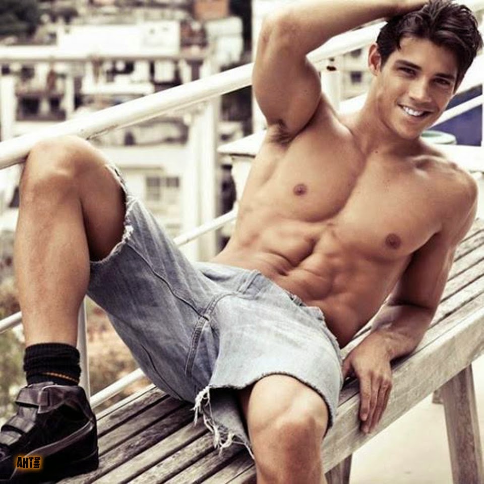 даниэль прессак. красивые парни без девушек. шон фэрис фото. красивые парни без девушек. красивые мальчики с торсом.