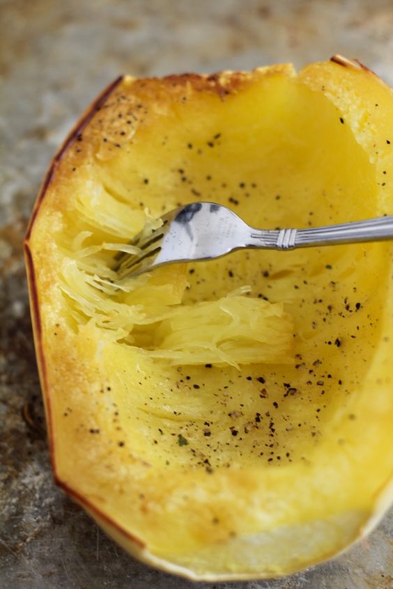 An easy tutorial with photos on how to roast spaghetti squash, PLUS recipe ideas for serving your roasted spaghetti squash noodles. 