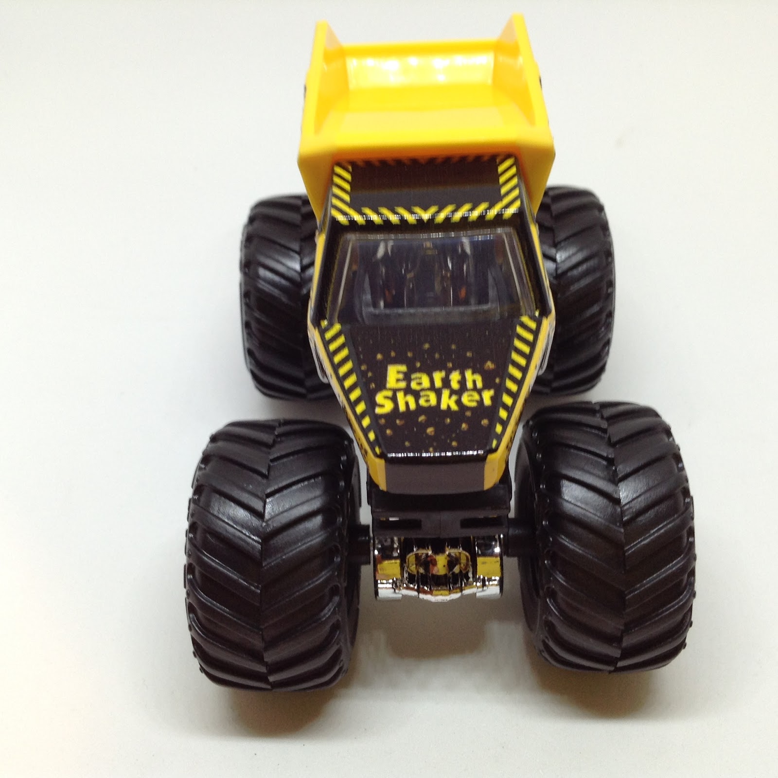 hot wheels earthshaker