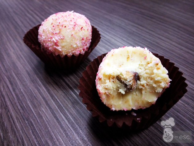 Trufas de chocolate blanco con coco caramelizado y pistacho