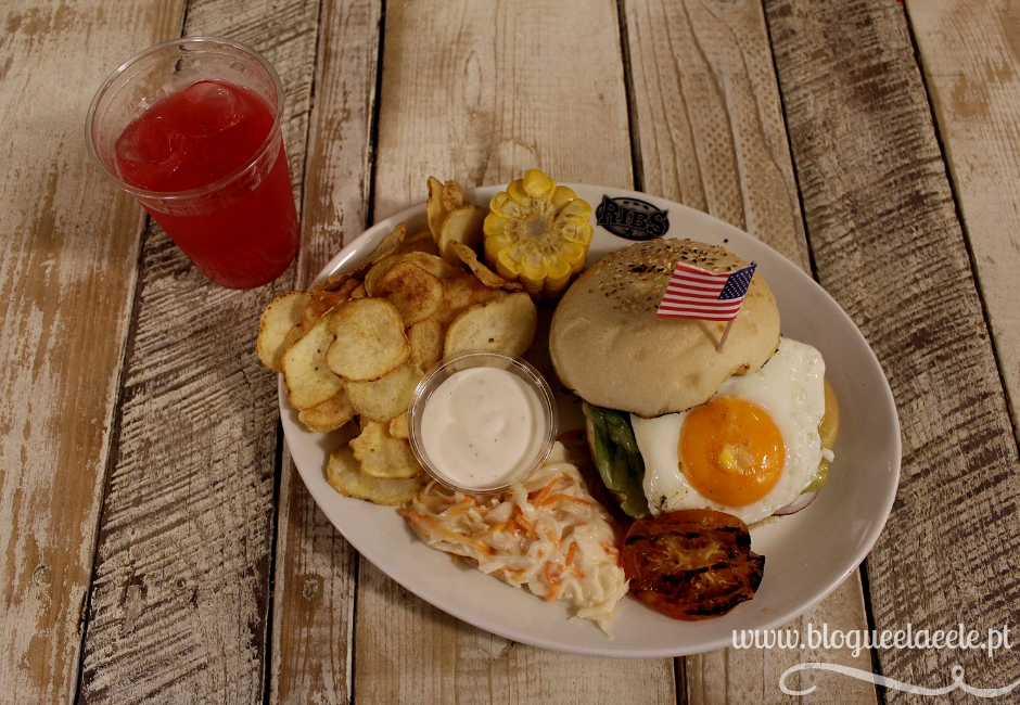 A verdadeira comida americana Ribs + steak house + o restaurante + americano em Portugal + comida americana + blogue português de casal + blogue ela e ele + ele e ela + pedro e telma + centro comercial vasco da gama + crítica gastronómica