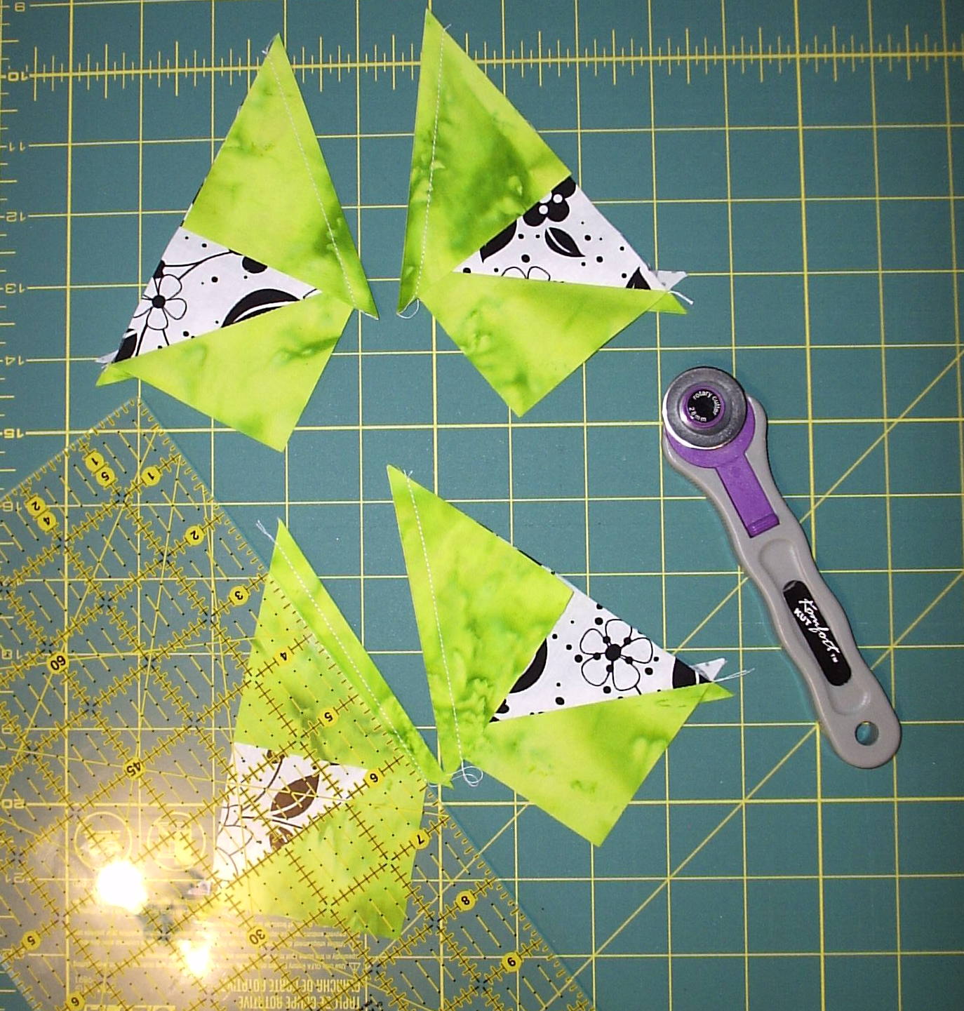 Sew Fresh Quilts Flying Geese Tutorial no bias edges and no waste