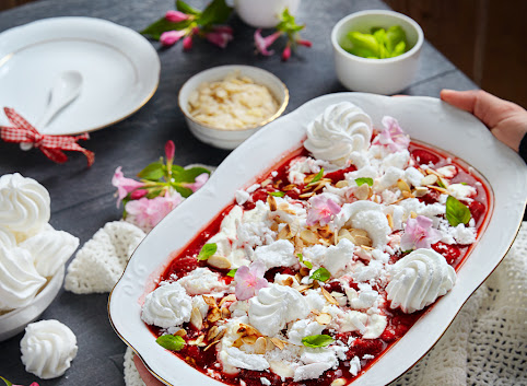 Eton Mess z truskawkami