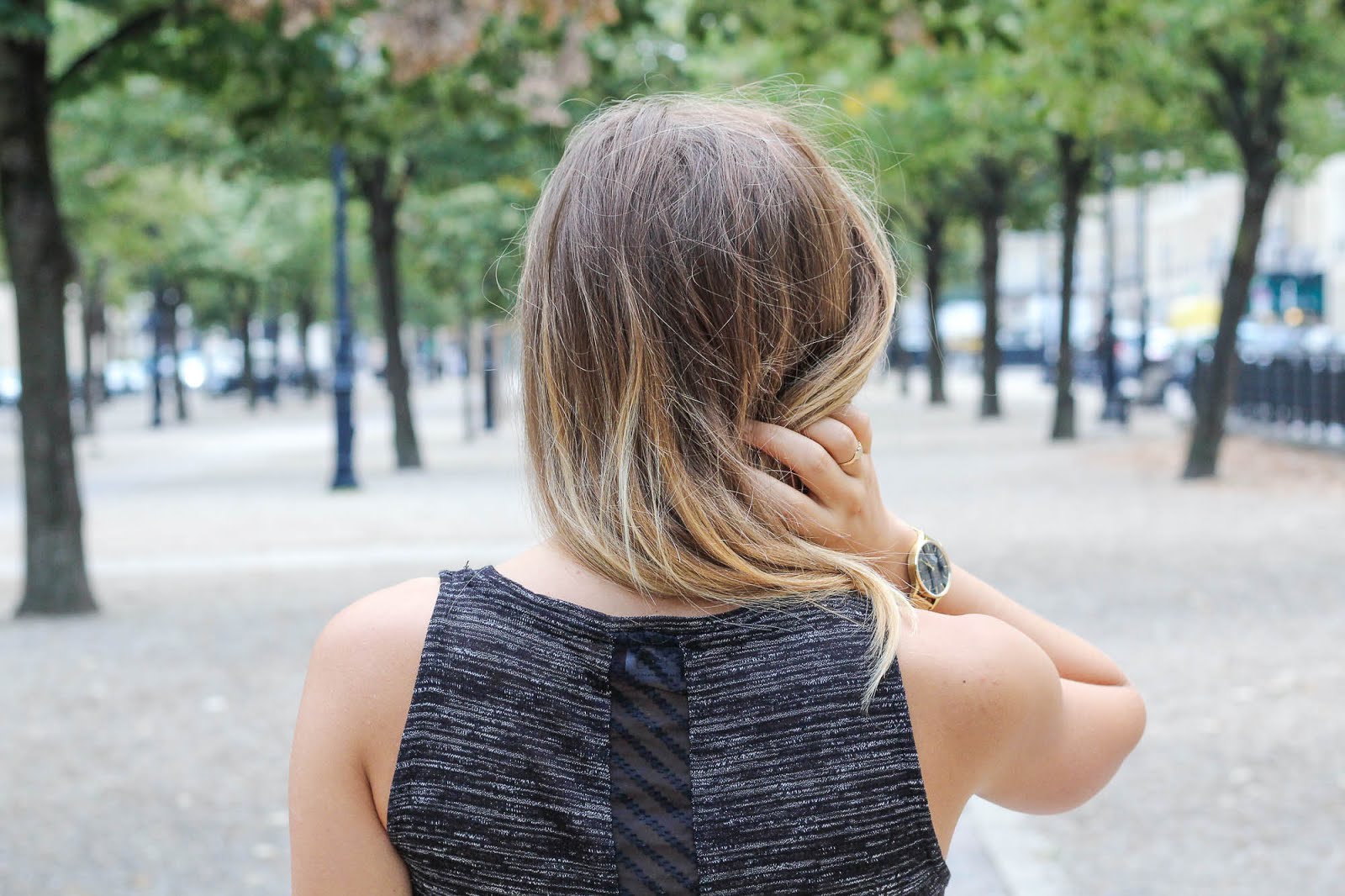 Casual Chic détail dos gris chiné