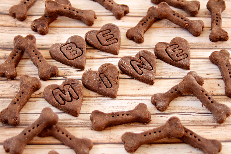 Dalmatian DIY {RECIPE} Strawberry Carob Valentine's Day Dog Treats