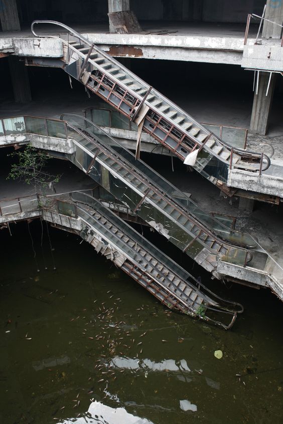 Abandoned mall in Bangkok