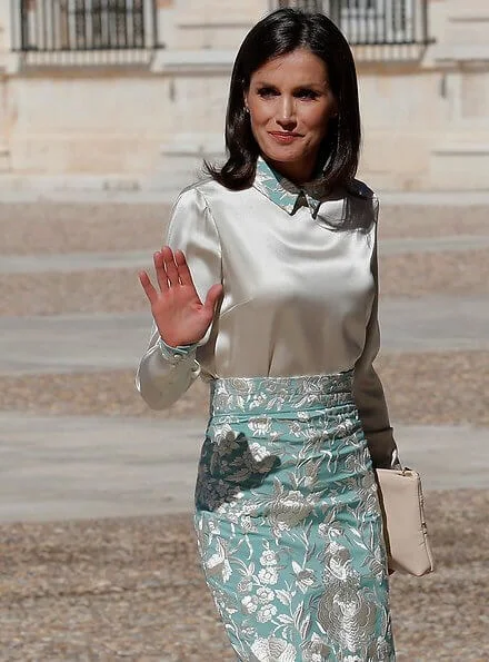 Queen Letizia wore floral midi skirt by Duyos. Juan Duyos started working with designer Manuel Piña. silk top