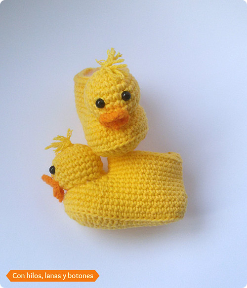 Con hilos, lanas y botones: Ducky Baby Booties (patucos de ganchillo con forma de pato)