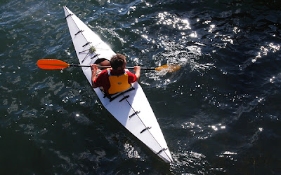 Kayak portátil para aventureros. 