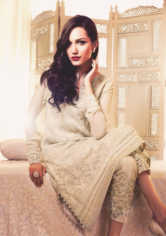 AMAZING OFF WHITE PARTY WEAR PANT STYLE SUIT