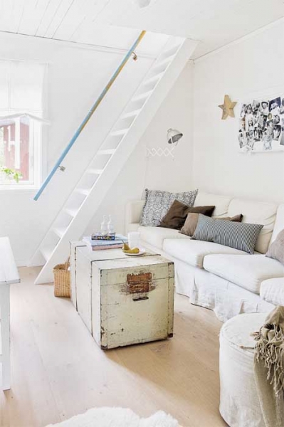 Estilo rustico: cabaña de madera frente al mar