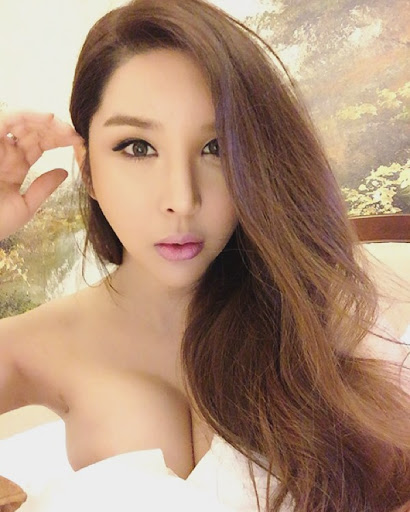 South korean transsexual entertainer harisu