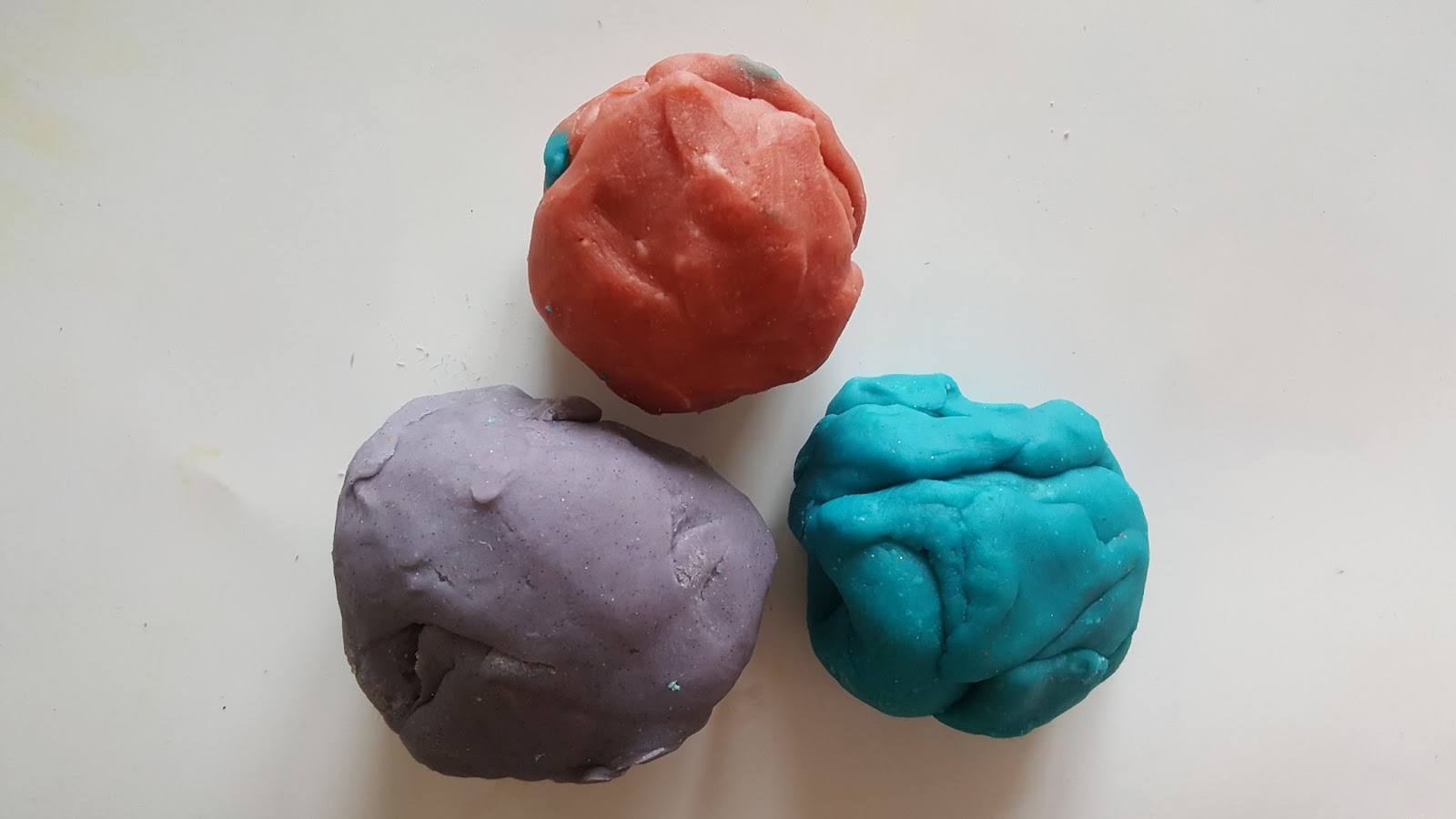 learning colours with play doh