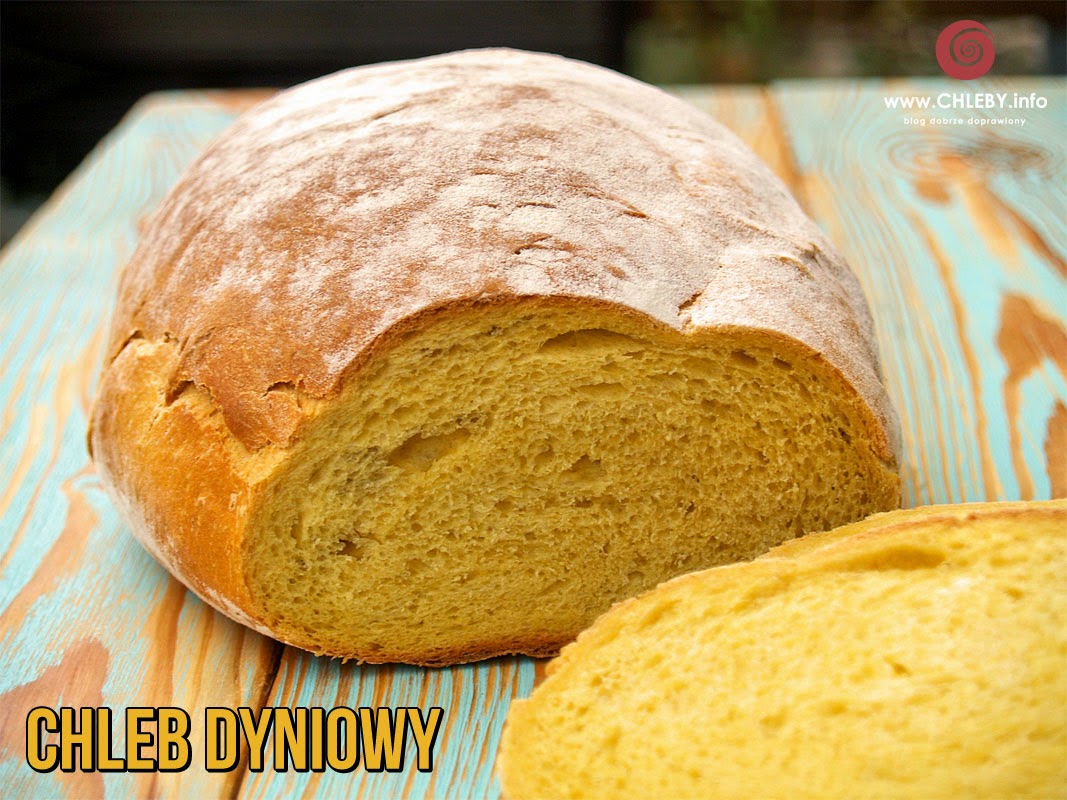 Chleb dyniowy z naczynia żeliwnego