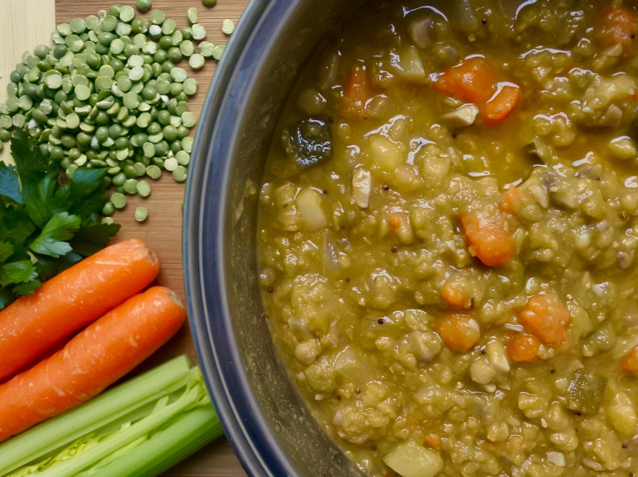 Green Gourmet Giraffe Split Pea Soup with Sweet Potato and Mushrooms