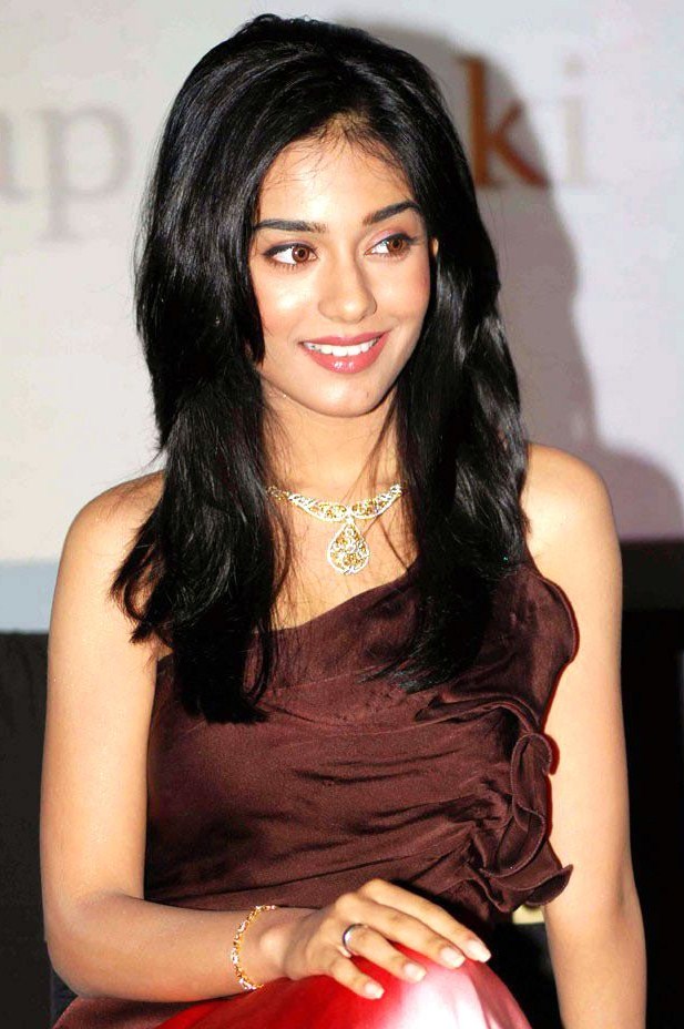 Xclusive Pictures Hot Bollywood Actress Amrita Rao Pictures