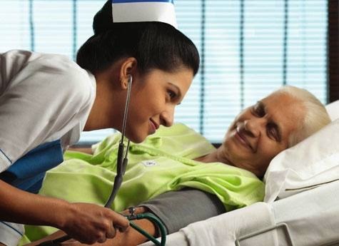 अच्छी नौकरी की तलाश में विदेश चली जातीं हैं केरल की नर्सें 