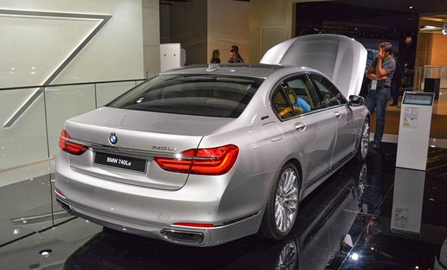 2016 BMW 740Le xDrive iPerformance Review BMW 740Le xDrive