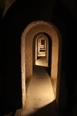 domani andiamo a cunicoli grotte
