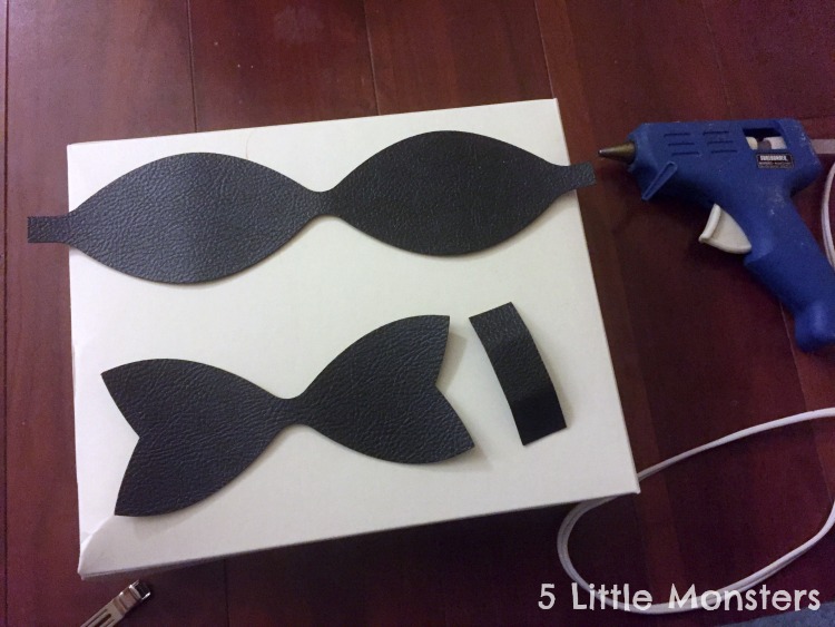 5 Little Monsters: Faux Leather Hair Bows 5 Little Monsters: Faux Leather Hair Bows