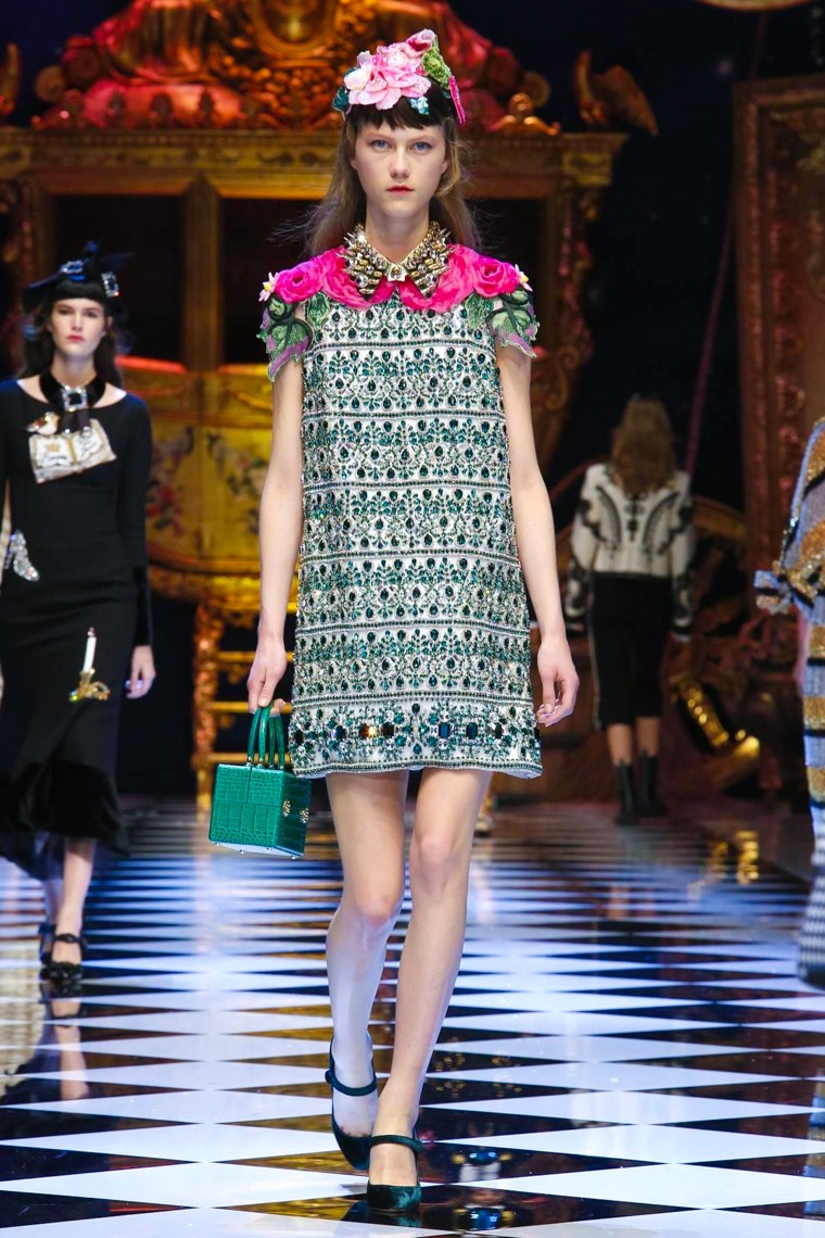 Dolce & Gabbana Fall/Winter 2016 RTW MFW dolce-gabbana-fall-winter-2016-2017-collection-milan-fashion-week, dolce-gabbana-fall-winter-2016-2017, dolce-gabbana-fall-winter-2016, dolce-gabbana-fall-winter-2017, dolce-gabbana-fall-2016, dolce-gabbana-fall-2017, du-dessin-aux-podiums, dudessinauxpodiums