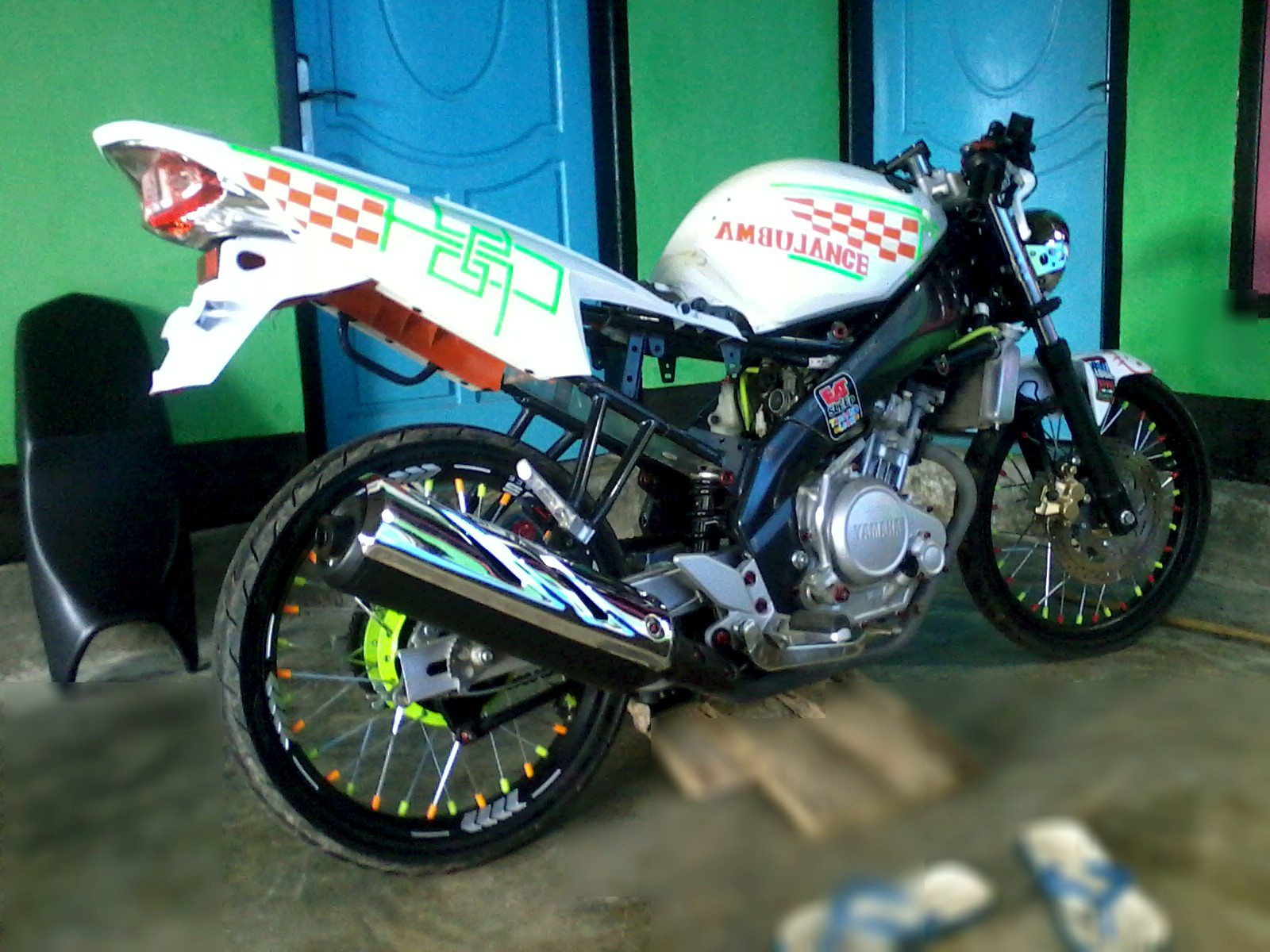 Vixion modifikasi jari-jari: VIXION jari jari putih