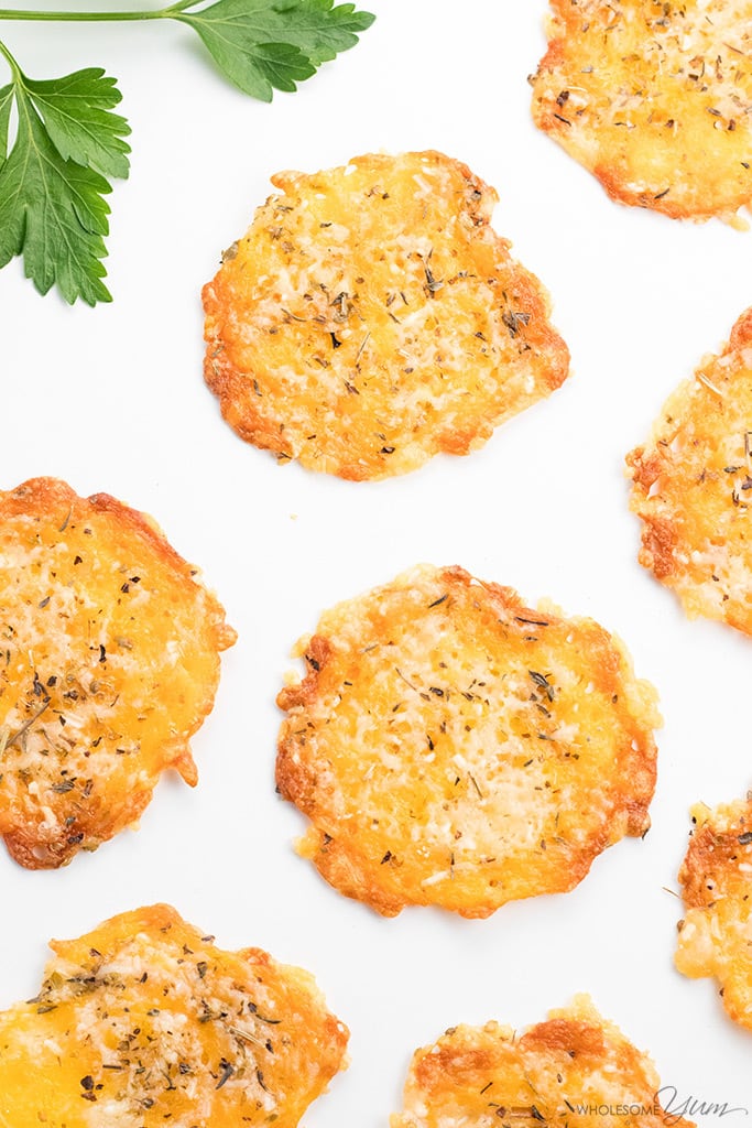 BAKED CHEDDAR PARMESAN CRISPS RECIPE I will diet today!!