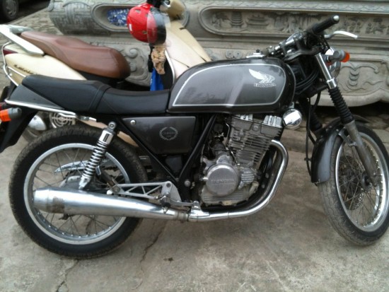 Honda GB250 Clubman: Đôi lời về tư thế và cảm giác (P1) Honda GB250 Clubman: Đôi lời về tư thế và cảm giác (P1)