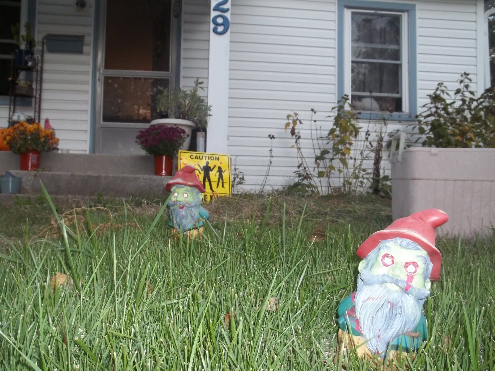 Domestic Hippie Creations: the lawn ornaments...are coming