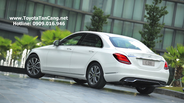 Đuôi xe mercedes c200 Đuôi xe mercedes c200