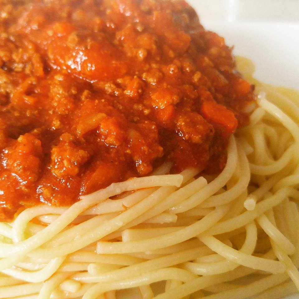 Les recettes de cuisine de Chantal SAUCE À SPAGHETTI CONSISTANTE À LA SONIA A LA MIJOTEUSE Les recettes de cuisine de Chantal SAUCE À SPAGHETTI CONSISTANTE À LA SONIA A LA MIJOTEUSE