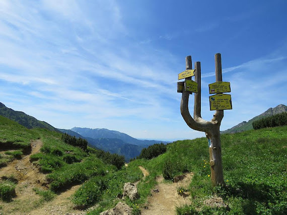 Przełęcz pod Kopą, Niżnia Przełęcz pod Kopą (słow. Kopské sedlo; 1750 m n.p.m.)